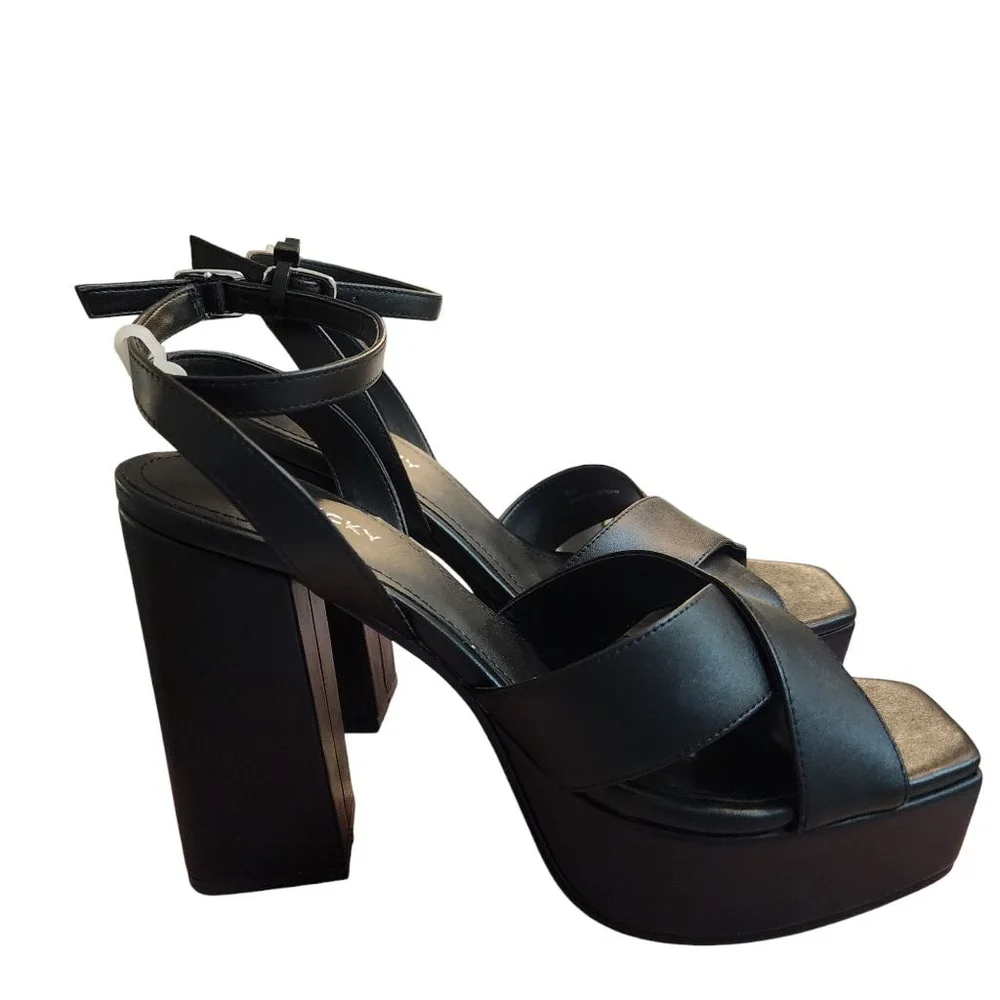 Lisa Vicky Black Leather Platform Strappy Heels Size 8, Nordstrom. New in Box